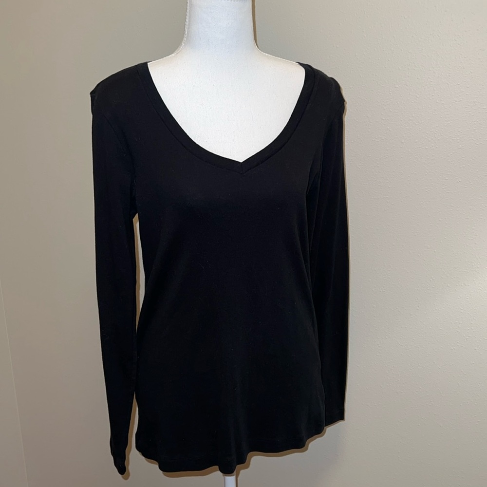 Eddie Bauer Black VNeck Shirt